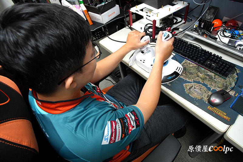 coolpc-thrustmaster-tfhone-17